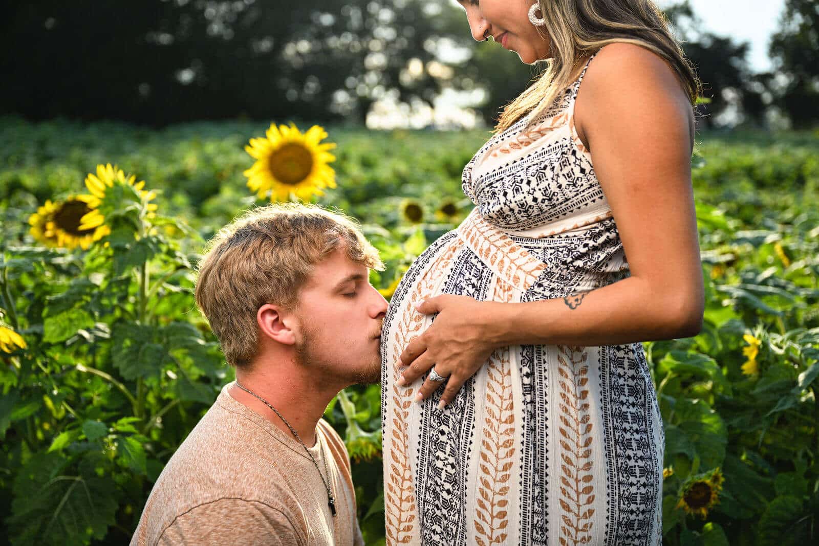 How Maternity Photo Editing Enhances Your Memories