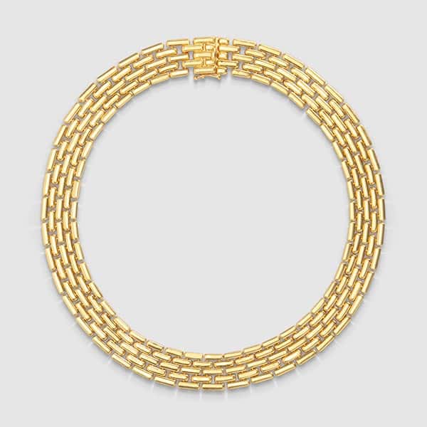 super-complex-clipping-of-necklace-before