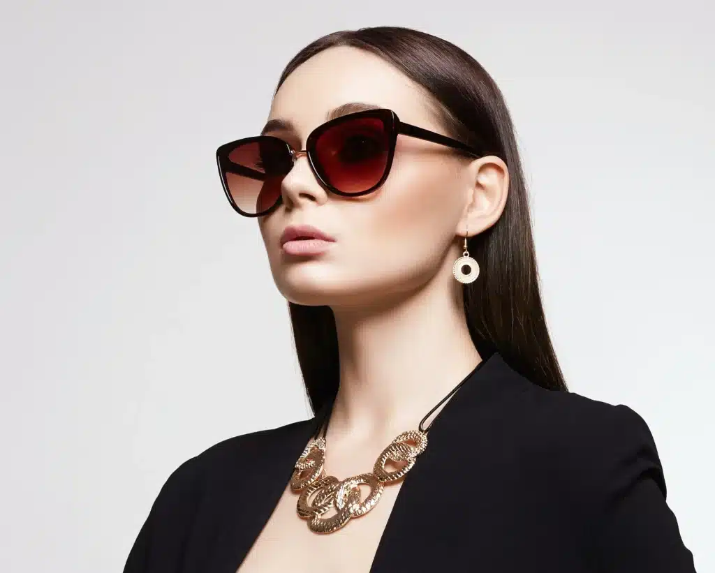 Model Retouching with Eyeglasses